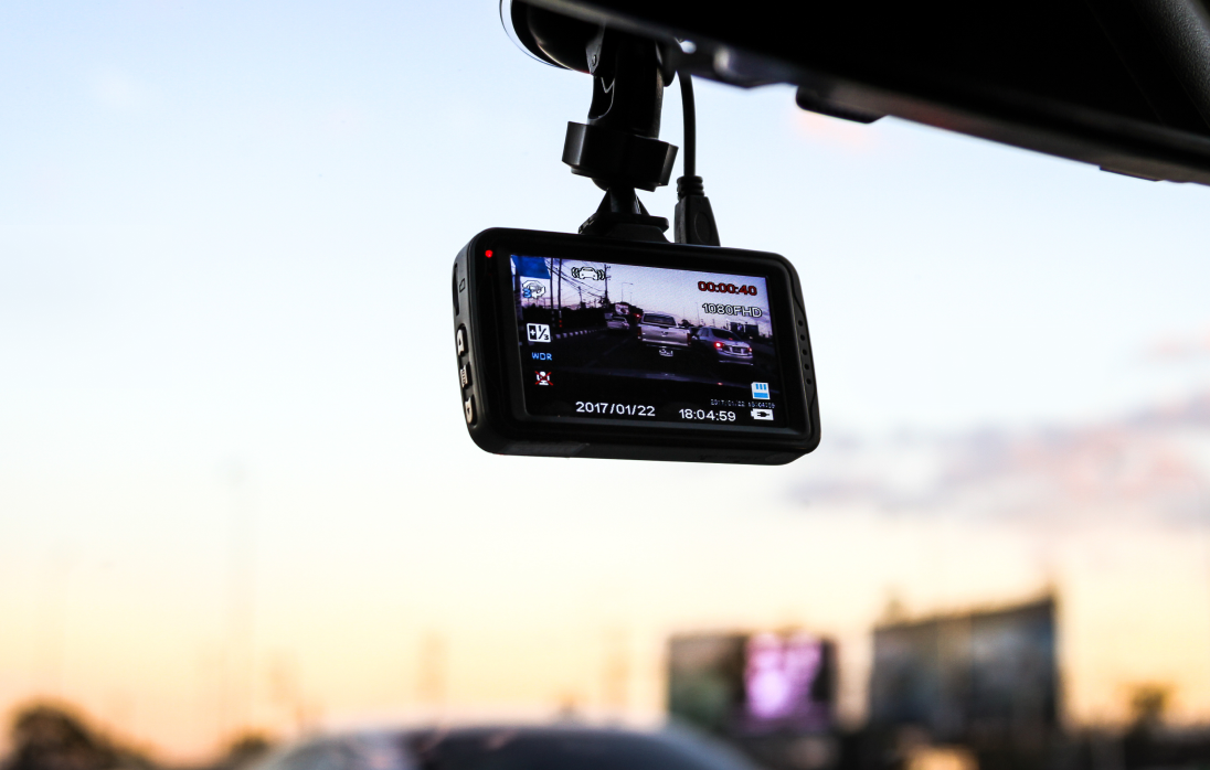 安全運転だけじゃない！通信型ドライブレコーダーの新常識