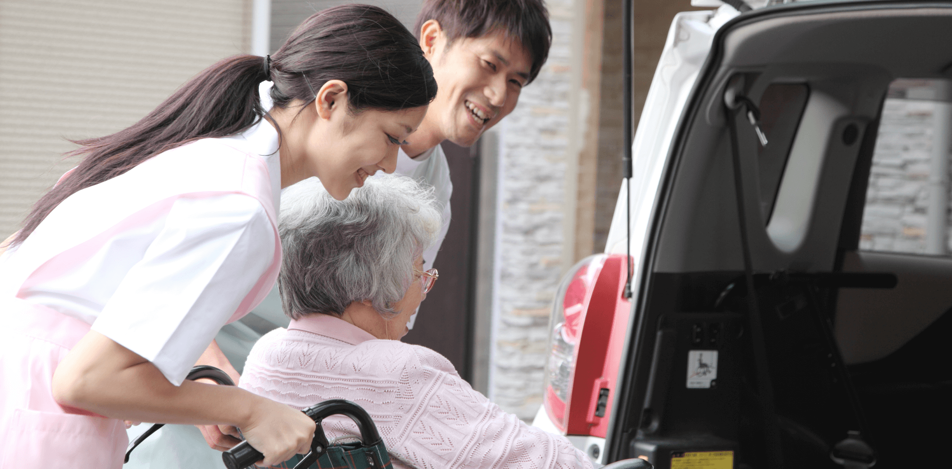 介護車両の事故を減らすにはどうすればいいのか？車両管理システムを活用した事故削減の取り組み方法を紹介